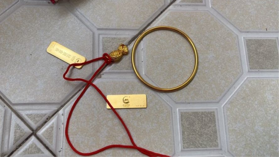 大量黄金正运往美国,快递单号查询_123随叫随到