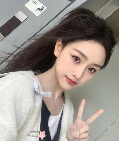 女生艺考被卸3次妆,上门取货_123随叫随到