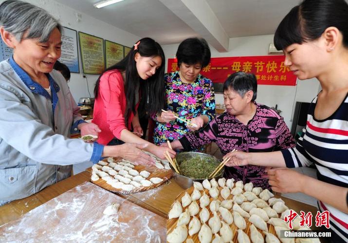 母亲包饺子送儿入伍,专业的一站式物流信息网_123随叫随到