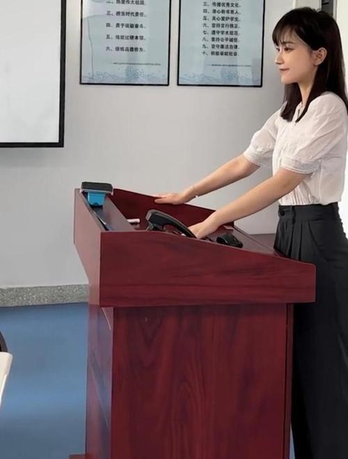 北大毕业当6年演员,物流专线直达_123随叫随到