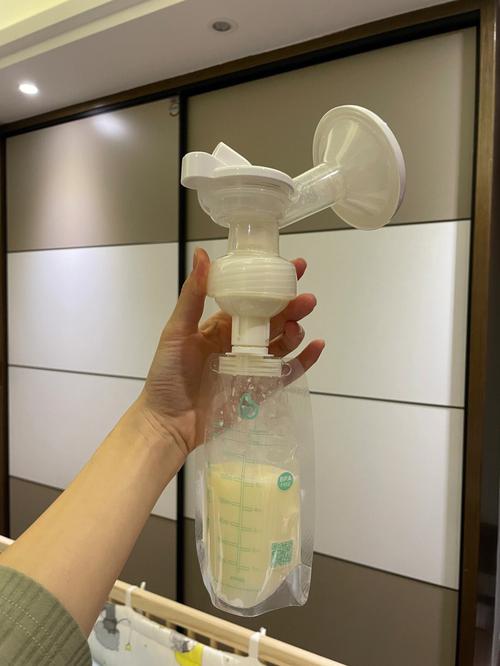把母乳倒进咖啡里喝,专业的一站式物流信息网_123随叫随到