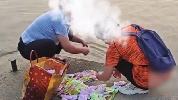 多人长江放生矿泉水,上门取货_123随叫随到