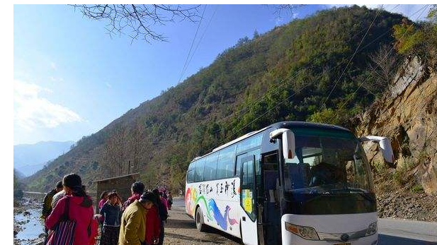 赴美旅游被拘留16天,快递单号查询_123随叫随到