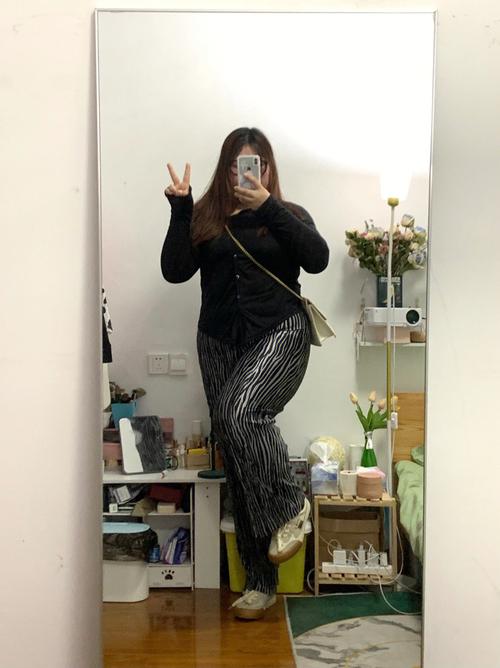 230斤女孩嗜甜如命,快递单号查询_123随叫随到