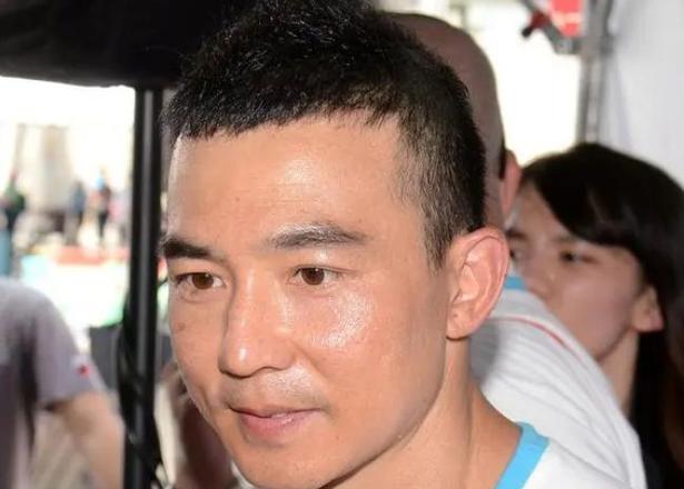 刘畊宏9天掉粉23万,仓配一体,时效速达