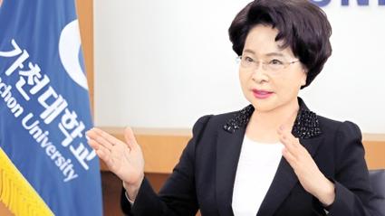 韩国93岁冻龄女校长,天天发车准时送达_123随叫随到