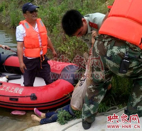 老人摘枇杷落水身亡,物流专线直达_123随叫随到