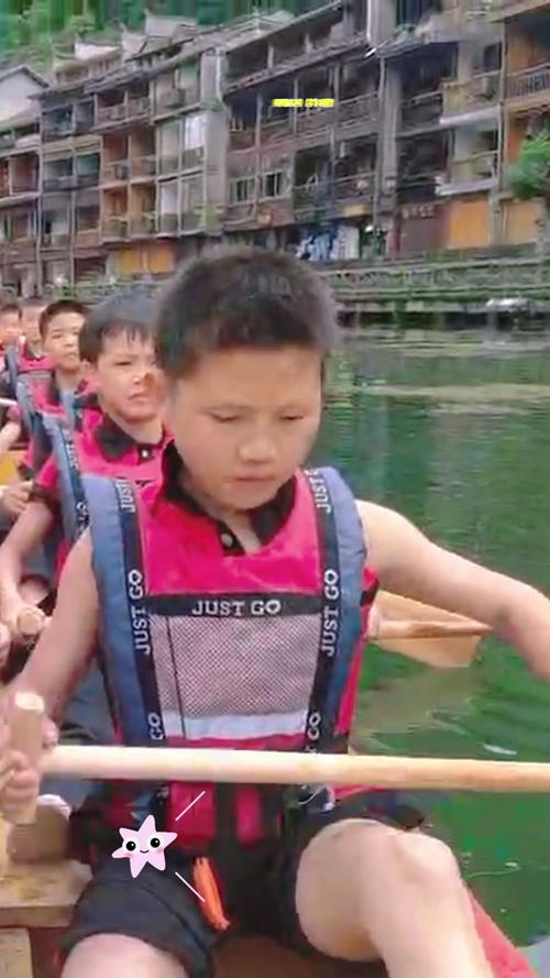 凤凰古城百人抢鸭子,物流专线直达_123随叫随到