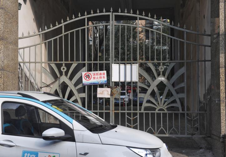 违停车堵消防车被掀,快递单号查询_123随叫随到