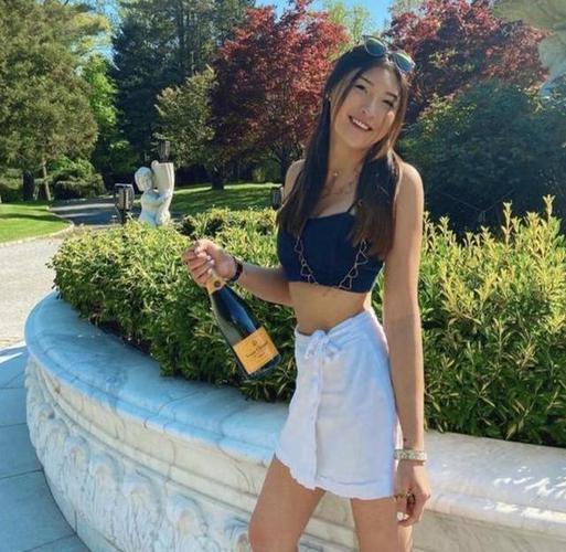 小沈阳女儿出道照,仓配一体,时效速达