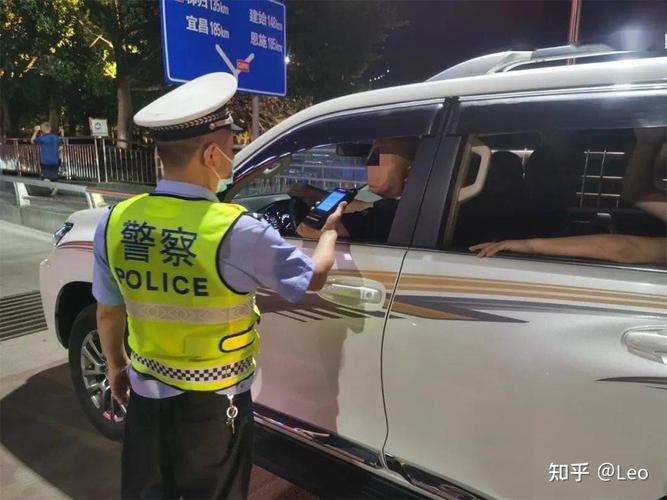 3男子酒后推车回家,上门取货_123随叫随到