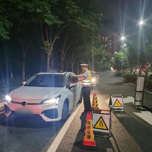 酒驾躲交警跳河身亡,让发货找车找物流更简单_123随叫随到